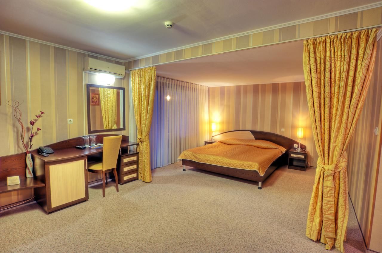 Отель Luxor Hotel Смолян-7